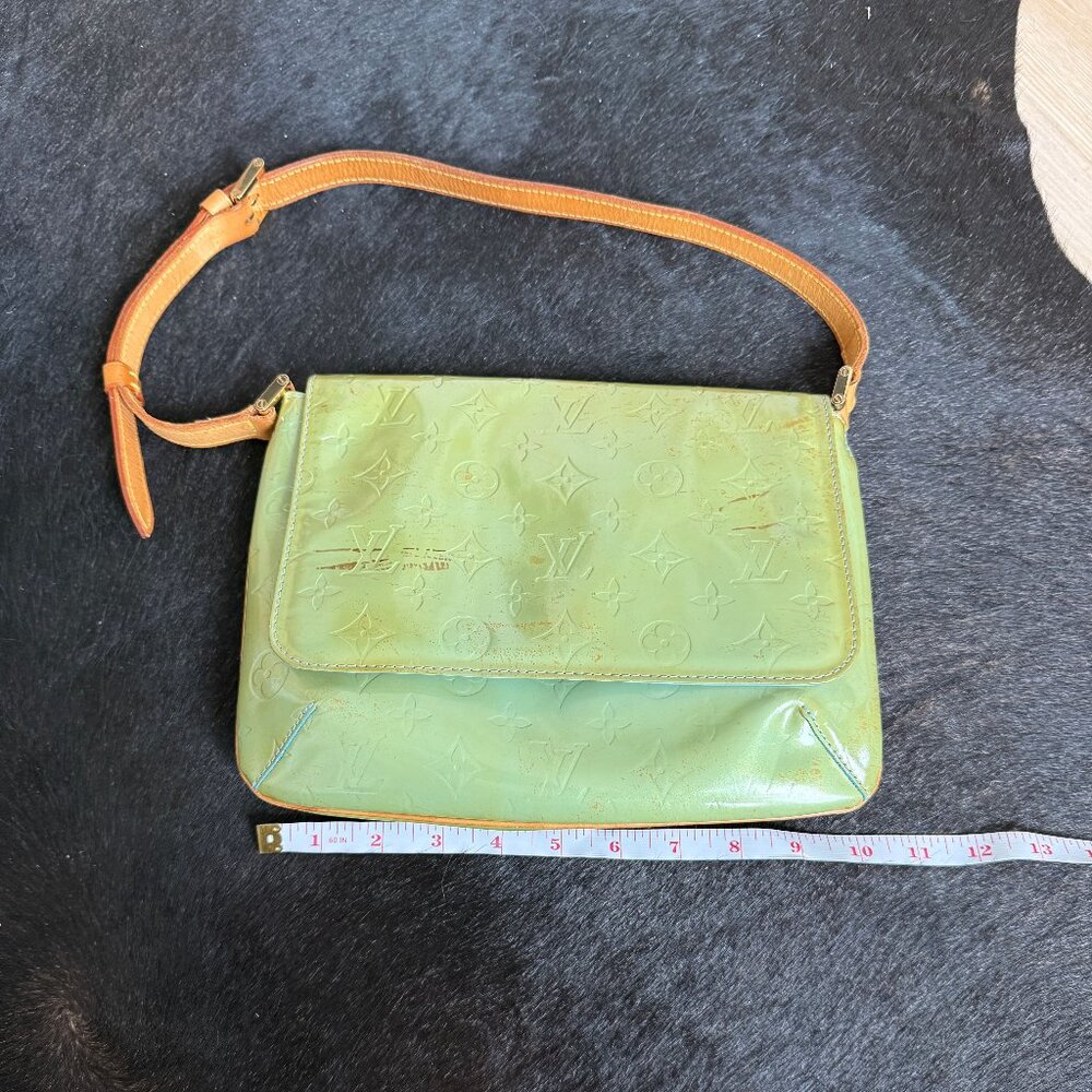 Louis Vuitton Monogram Green Vernis Thompson - Picture 8 of 11